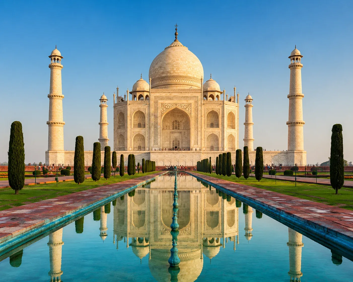 DAY 12: Jaipur / Fatehpur Sikri / Agra (250km/5hrs)